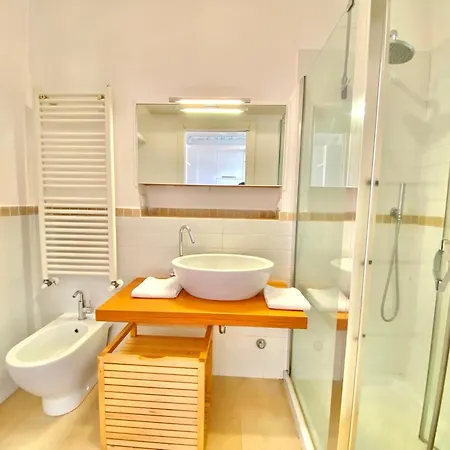 Apartment Coluccio B&b, In Coorte Di Prestigio Milanese, Collegato Con Il Centro Di E Rho Fiera Milan