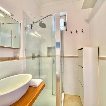 Coluccio B&b, In Coorte Di Prestigio Milanese, Collegato Con Il Centro Di E Rho Fiera Apartment *