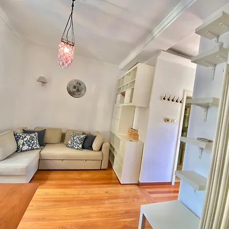 Apartment Coluccio B&b, In Coorte Di Prestigio Milanese, Collegato Con Il Centro Di E Rho Fiera Milan