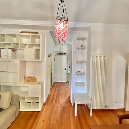 Coluccio B&b, In Coorte Di Prestigio Milanese, Collegato Con Il Centro Di E Rho Fiera