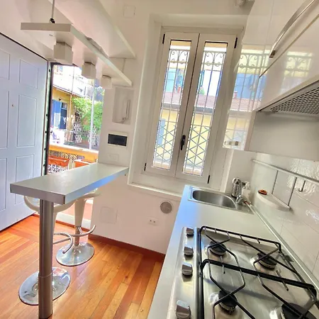 Coluccio B&b, In Coorte Di Prestigio Milanese, Collegato Con Il Centro Di E Rho Fiera Apartment *