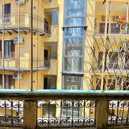 Coluccio B&b, In Coorte Di Prestigio Milanese, Collegato Con Il Centro Di E Rho Fiera * Milan